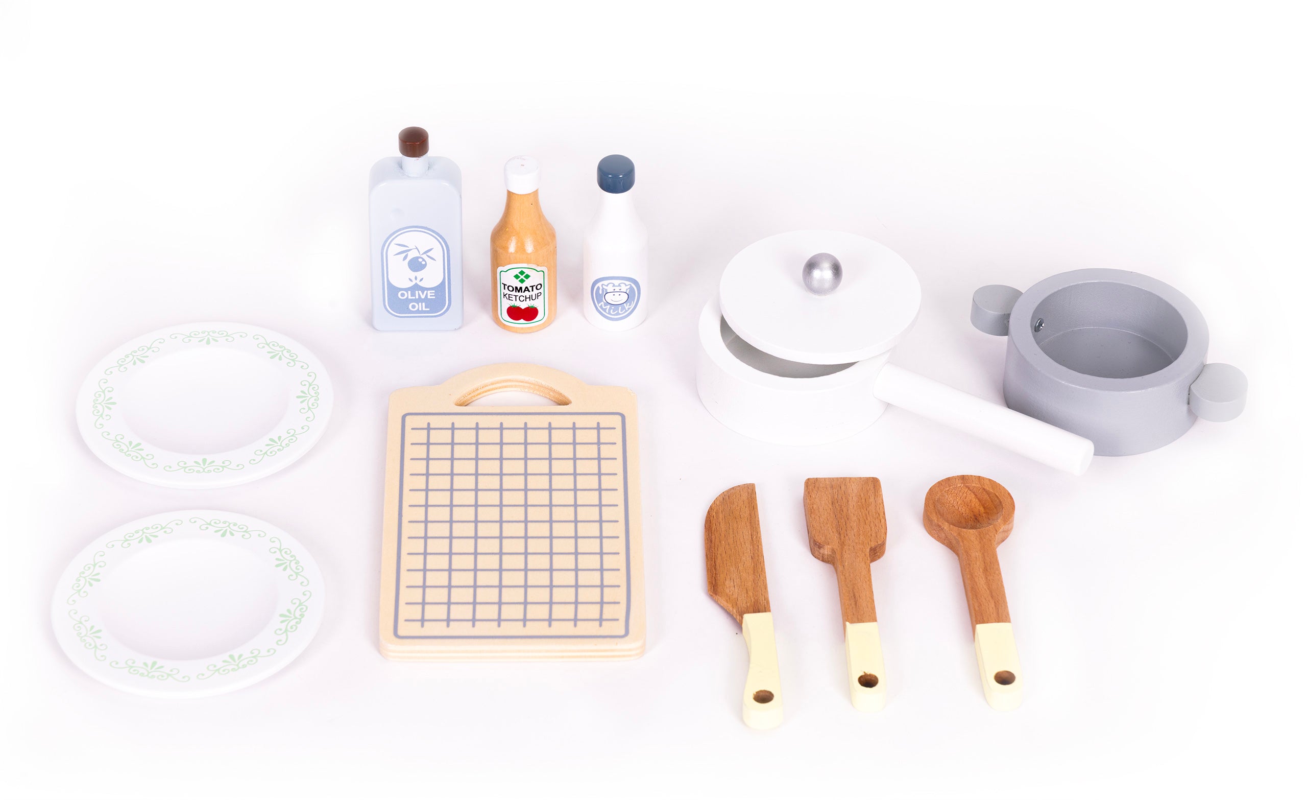 Komplet 12 drewnianych akcesoriów do zabawkowej kuchni dla dzieci: garnki (jeden z pokrywką), talerze, deska do krojenia, butelki (oliwa, ketchup, mleko) oraz sztućce. Idealne do rozwijania kreatywności i umiejętności kulinarnych przez bezpieczną zabawę.