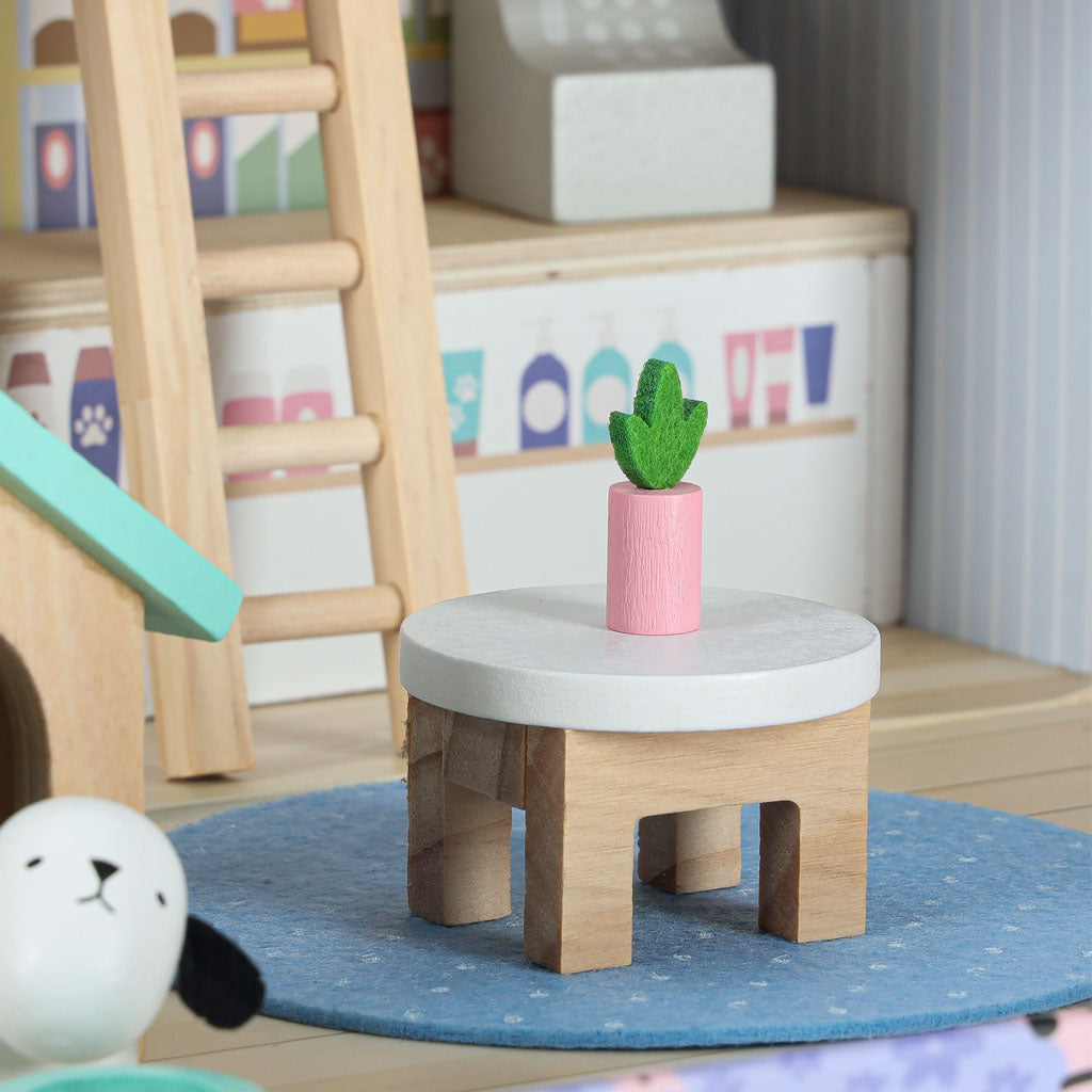 Domek w walizce hotel spa dla zwierząt drewniane mebelki figurki