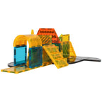 Kolorowa budowla z przezroczystych klocków magnetycznych konstrukcyjnych 3D, inspirująca do kreatywnej zabawy i nauki STEM.