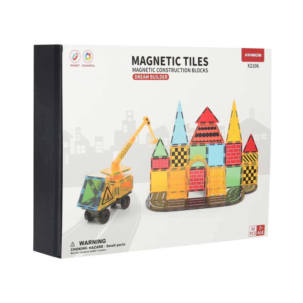 Pudełko klocków magnetycznych konstrukcyjnych 3D budowa 50 elementów, ukazujące barwne konstrukcje zamku i dźwigu. Doskonała zabawka edukacyjna STEM rozwijająca kreatywność.
