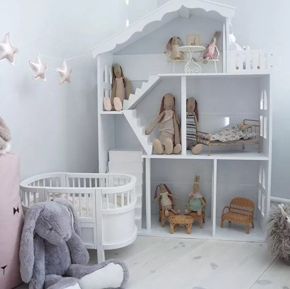 Biały drewniany regał na książki dla dzieci półka domek na zabawki 2w1 116cm XXL, do organizacji i dekoracji pokoju malucha.