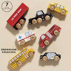 Drewniany zestaw 7 pojazdów Nowy Jork: żółta taksówka, radiowóz policyjny, wóz strażacki, karetka pogotowia, żółty autobus szkolny oraz dwie ciężarówki. Zabawki z drewnianymi kółkami, certyfikowane FSC, bez plastiku, rozwijające kreatywność dziecka.