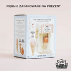 Drewniana maszynka do robienia lodów z pastelowymi kulkami i rożkami w eleganckim, ekologicznym opakowaniu prezentowym.