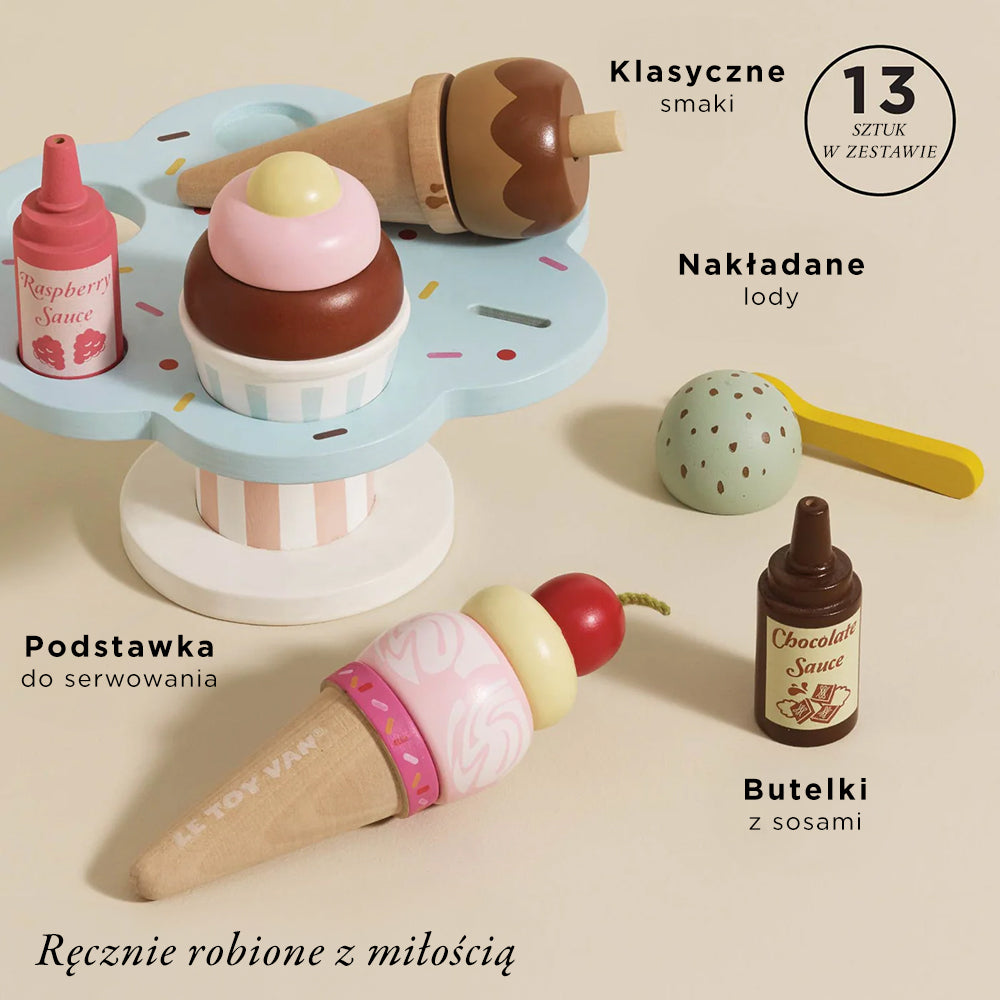 Drewniany zestaw Carlo's Gelato to urocza zabawka lodziarnia. Prezentuje apetyczne lody rożki w pastelowych kolorach na eleganckim stojaku, uzupełniony o sosy malinowy i czekoladowy. Ten bezpieczny dla dzieci, 13-elementowy zestaw drewnianych lodów to idealny pomysł na kreatywną zabawę.