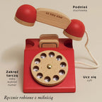 Drewniany telefon vintage Le Toy Van, czerwony, z realistyczną obrotową tarczą do nauki cyfr.