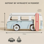 Drewniany kamper retro, wakacyjny samochód w kolorze miętowo-białym z deską surfingową. Ekologiczna zabawka z certyfikatem FSC, bez plastiku. Wymiary: 250mm długości, 130mm wysokości, 120mm głębokości.