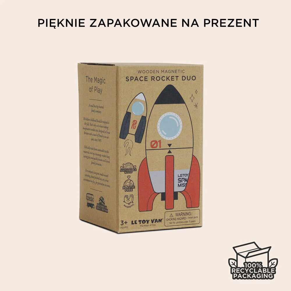Pięknie zapakowany zestaw drewnianych magnetycznych rakiet kosmicznych Le Toy Van, idealna zabawka na prezent dla małych odkrywców, bez plastiku, w ekologicznym opakowaniu.