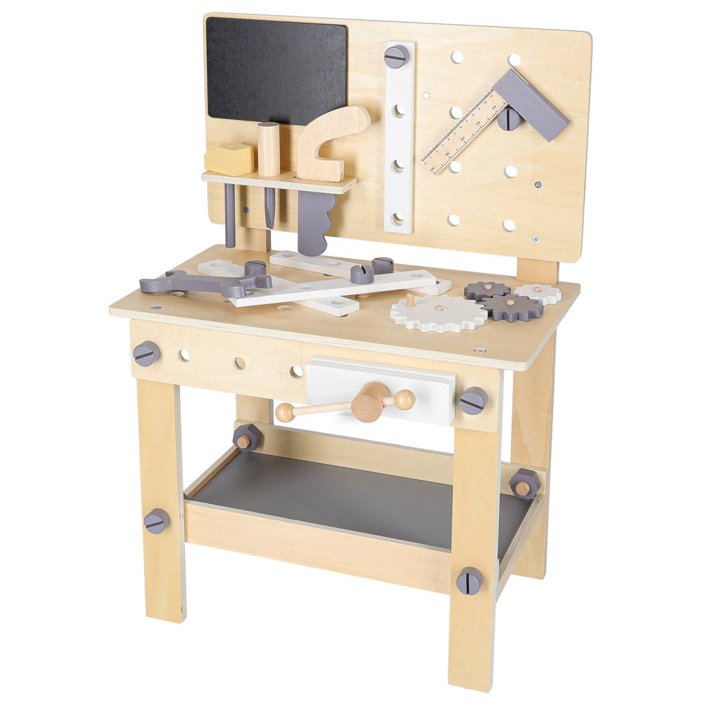 Warsztat z narzędziami drewniany na stoliku zestaw majsterkowicza