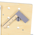 Warsztat z narzędziami drewniany na stoliku zestaw majsterkowicza