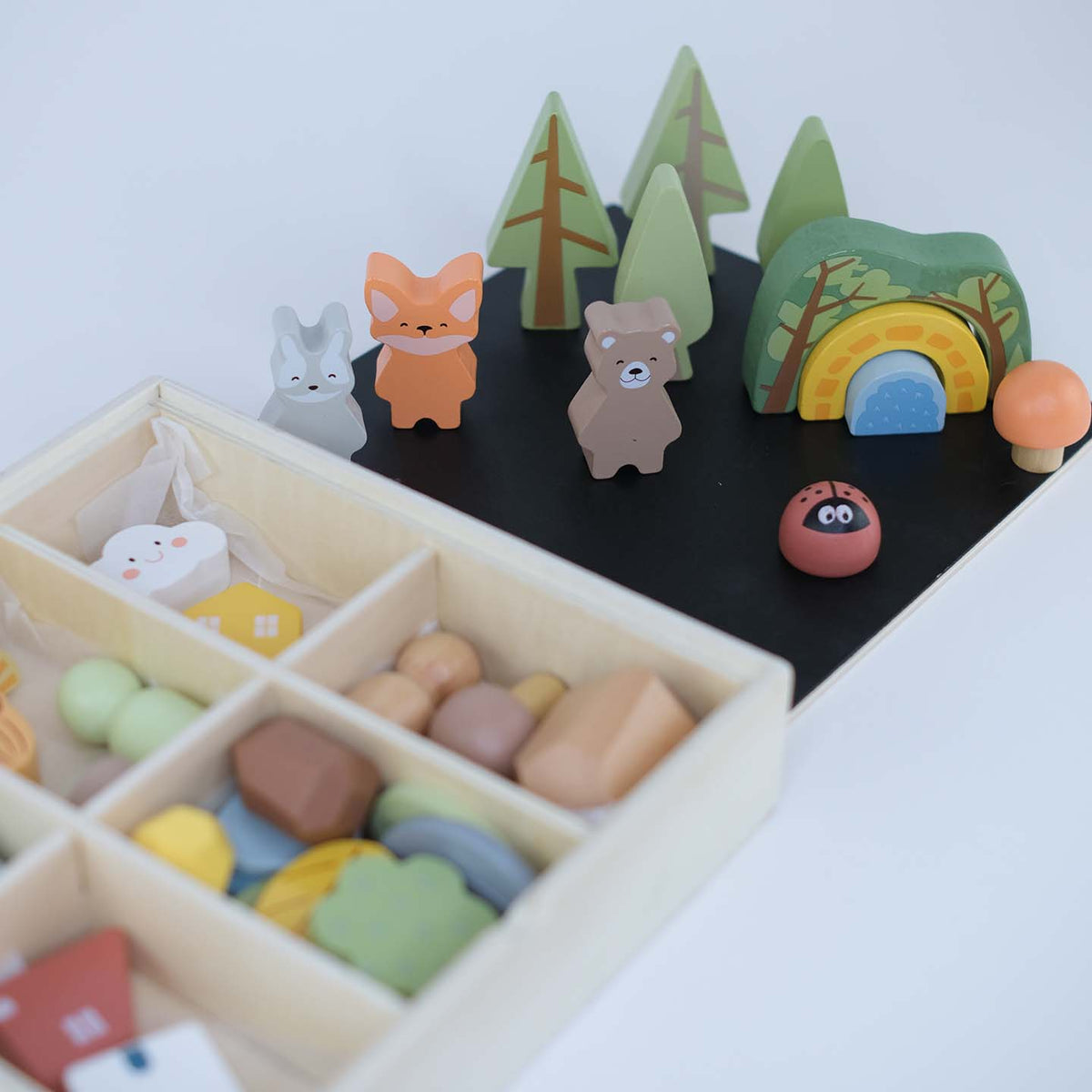 Montessori zestaw drewnianych figurek „Zestaw leśny”