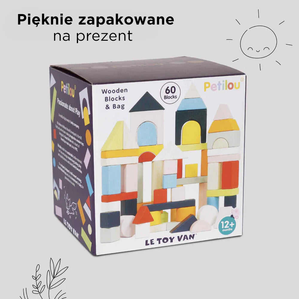 Pudełko zestawu drewnianych klocków edukacyjnych Le Toy Van Petilou, zawierającego 60 sztuk kolorowych klocków o różnych kształtach wraz z torbą. Widoczne jest piękne opakowanie prezentowe, idealne dla dzieci od 12 miesiąca życia.